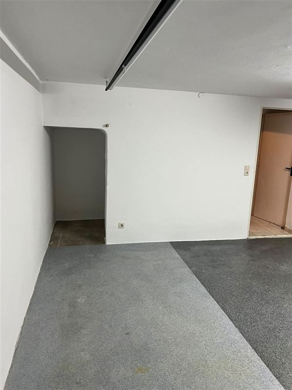 Kellerraum mit Nische nach der Renovierung